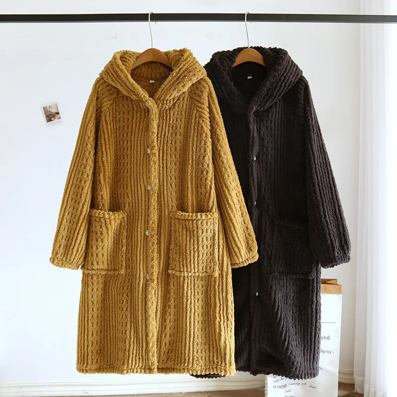 Elegant Winter Flannel Robe – Comfortable